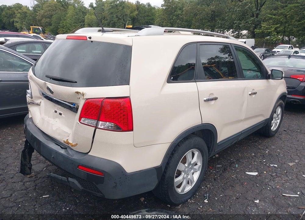 2011 KIA SORENTO LX VIN: 5XYKT3A12BG138290