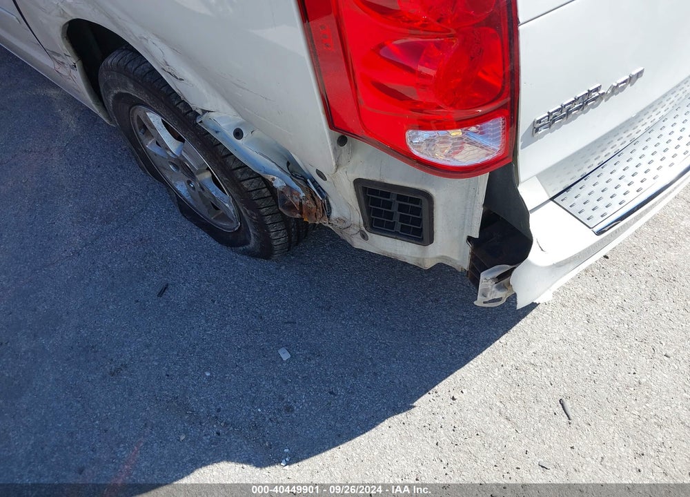 2011 DODGE GRAND CARAVAN CREW VIN: 2D4RN5DG7BR721196