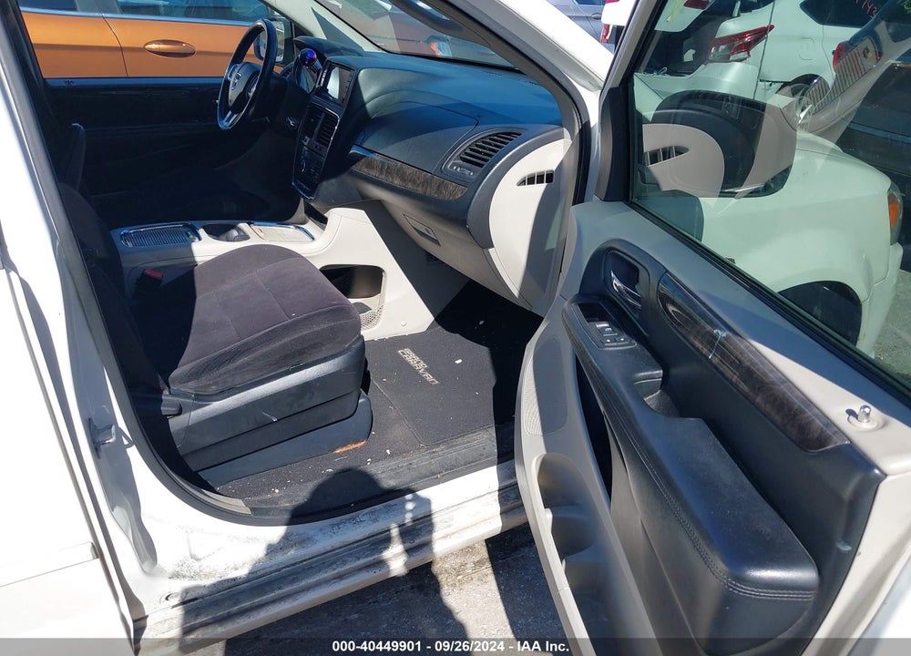 2011 DODGE GRAND CARAVAN CREW VIN: 2D4RN5DG7BR721196