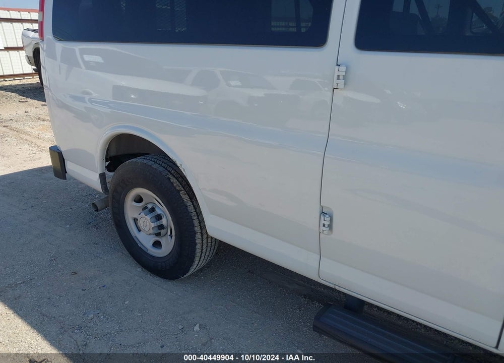2015 CHEVROLET EXPRESS 3500 LS VIN: 1GAZGZFF1F1111686