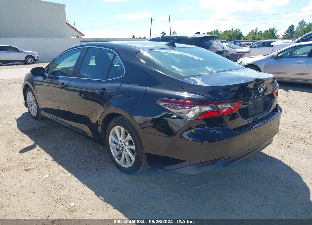 2022 TOYOTA CAMRY LE VIN: 4T1C11AK8NU645975