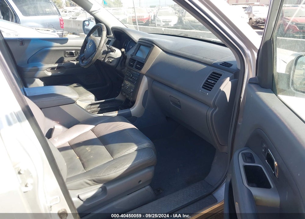 2008 HONDA PILOT EX-L VIN: 5FNYF187X8B056002
