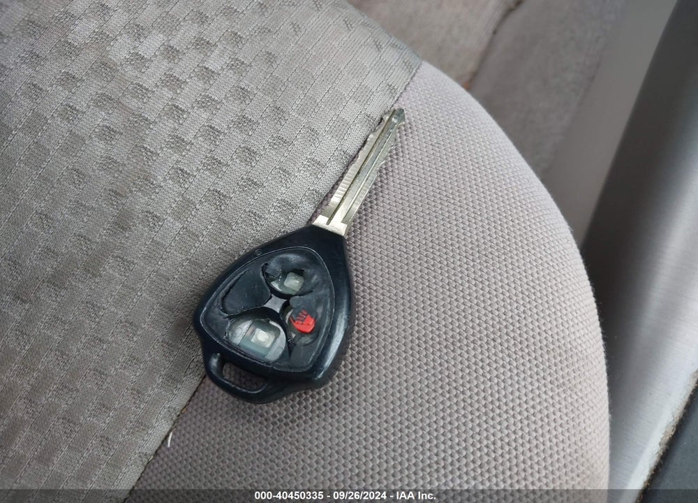 2006 TOYOTA RAV4 VIN: JTMBD33V166021709