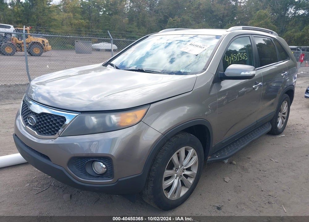 2011 KIA SORENTO LX V6 VIN: 5XYKT4A25BG121210