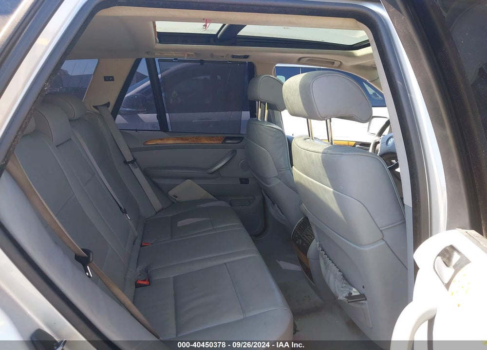 2005 BMW X5 4.4I VIN: 5UXFB53515LV18101