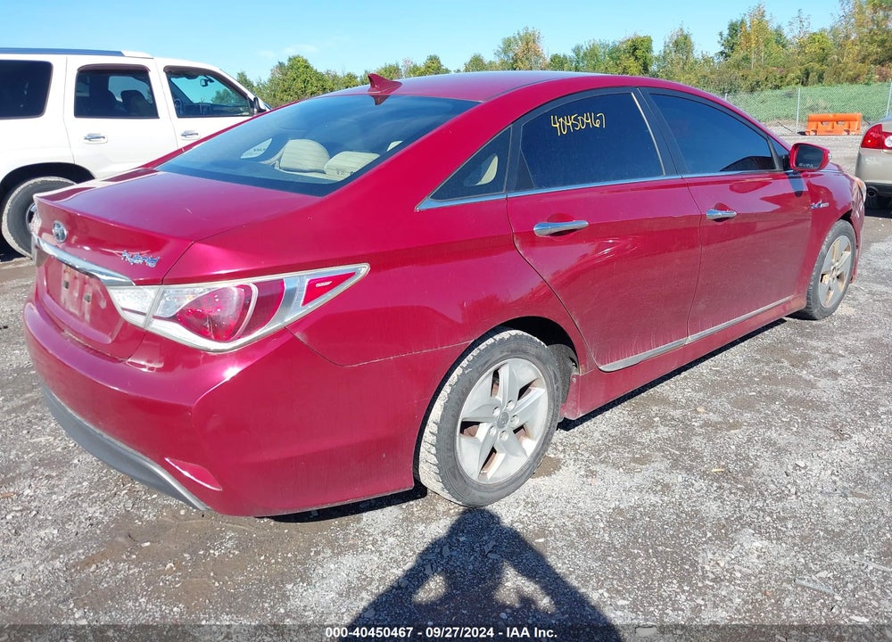 2011 HYUNDAI SONATA HYBRID VIN: KMHEC4A45BA012529