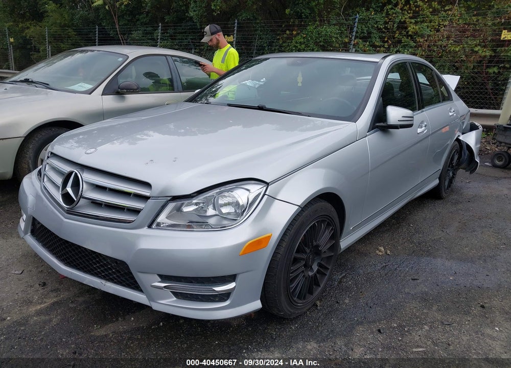 2013 MERCEDES-BENZ C 250 LUXURY/SPORT VIN: WDDGF4HB7DA835254