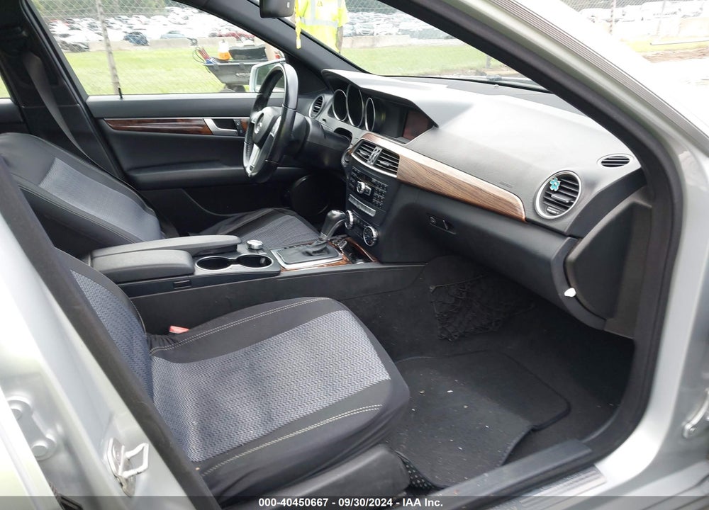 2013 MERCEDES-BENZ C 250 LUXURY/SPORT VIN: WDDGF4HB7DA835254