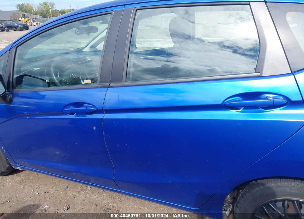 2015 HONDA FIT LX VIN: 3HGGK5H5XFM770803