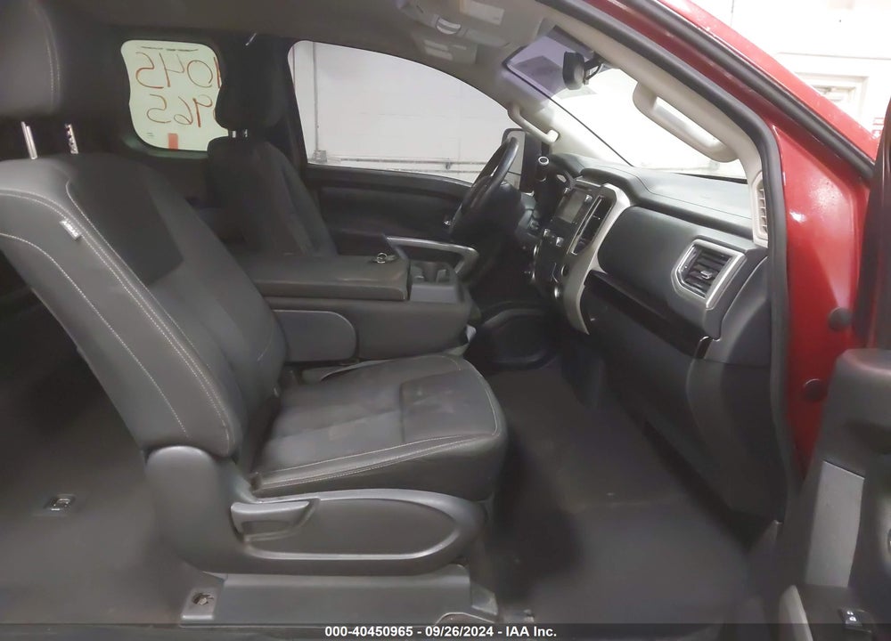 2017 NISSAN TITAN SV VIN: 1N6AA1C82HN553401