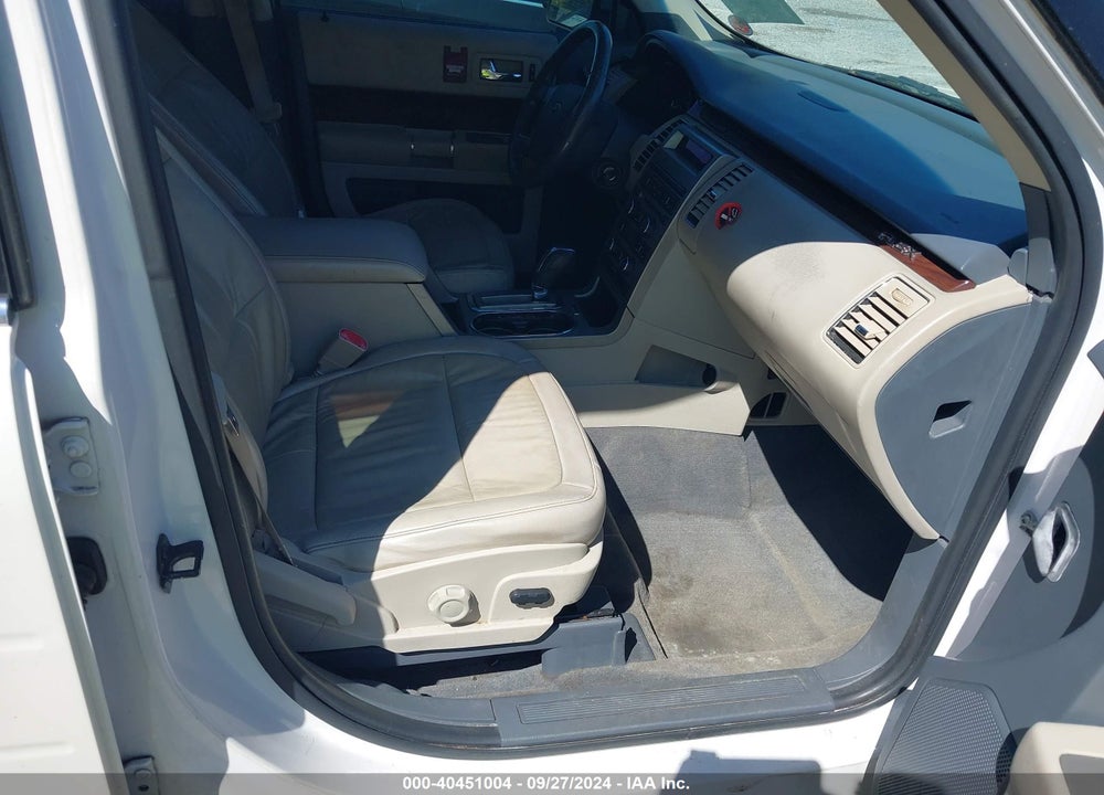 2009 FORD FLEX SEL VIN: 2FMDK52C89BA23131