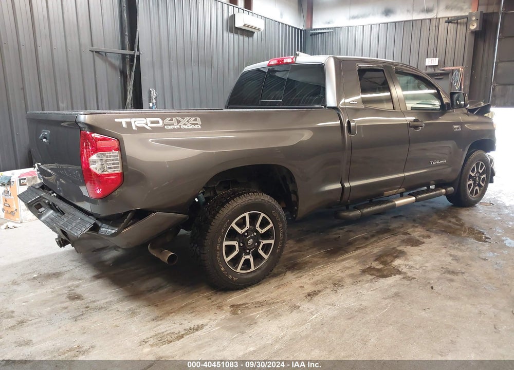 2017 TOYOTA TUNDRA SR5 5.7L V8 VIN: 5TFUY5F15HX644796