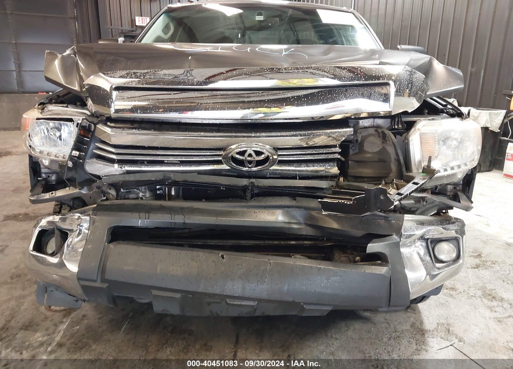 2017 TOYOTA TUNDRA SR5 5.7L V8 VIN: 5TFUY5F15HX644796