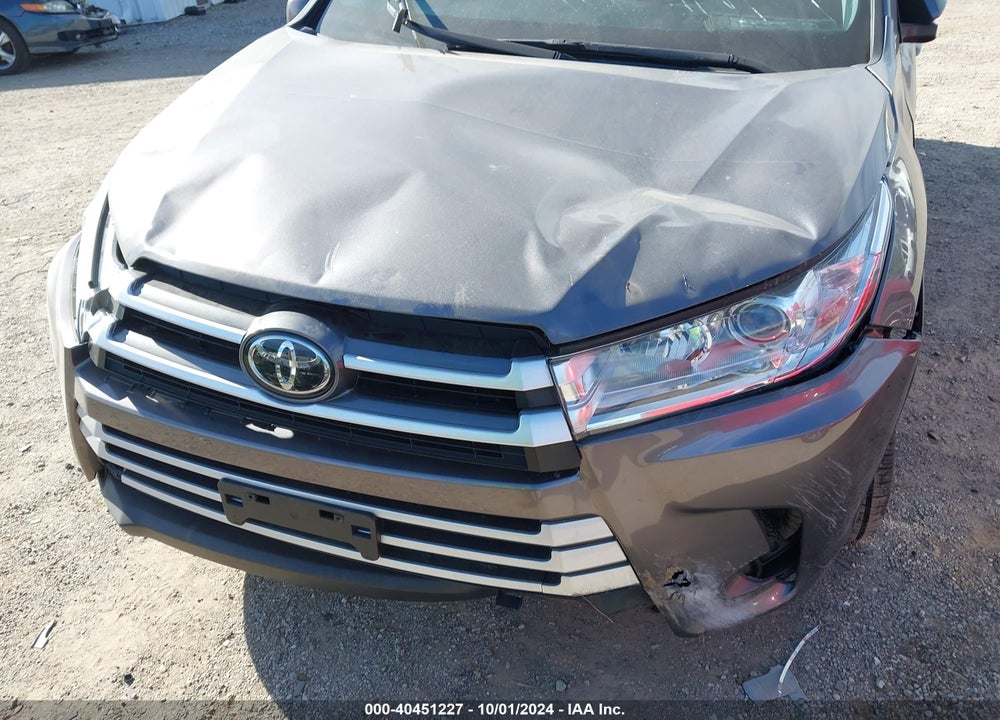2019 TOYOTA HIGHLANDER XLE VIN: 5TDJZRFH0KS595900