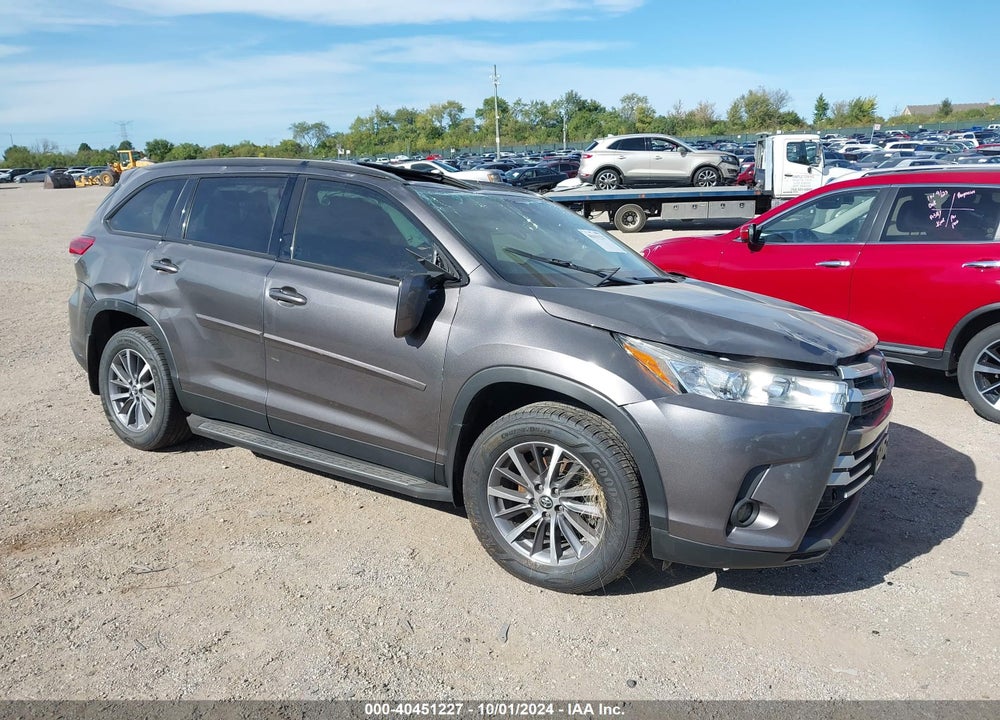 2019 TOYOTA HIGHLANDER XLE VIN: 5TDJZRFH0KS595900