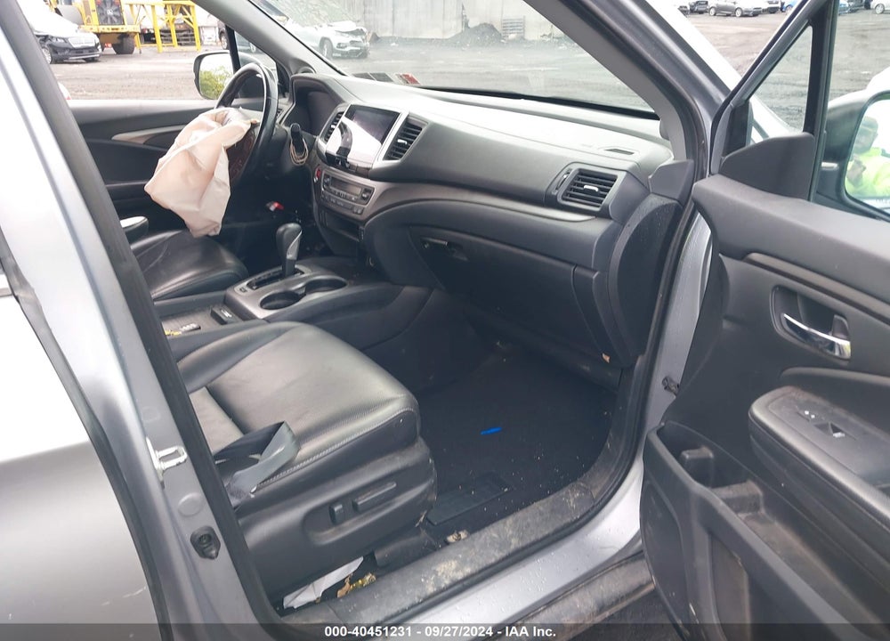 2019 HONDA RIDGELINE VIN: 5FPYK3F64KB022864