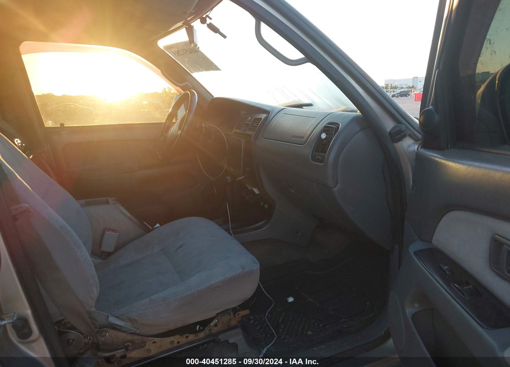 2001 TOYOTA 4RUNNER SR5 V6 VIN: JT3GN86R010211063