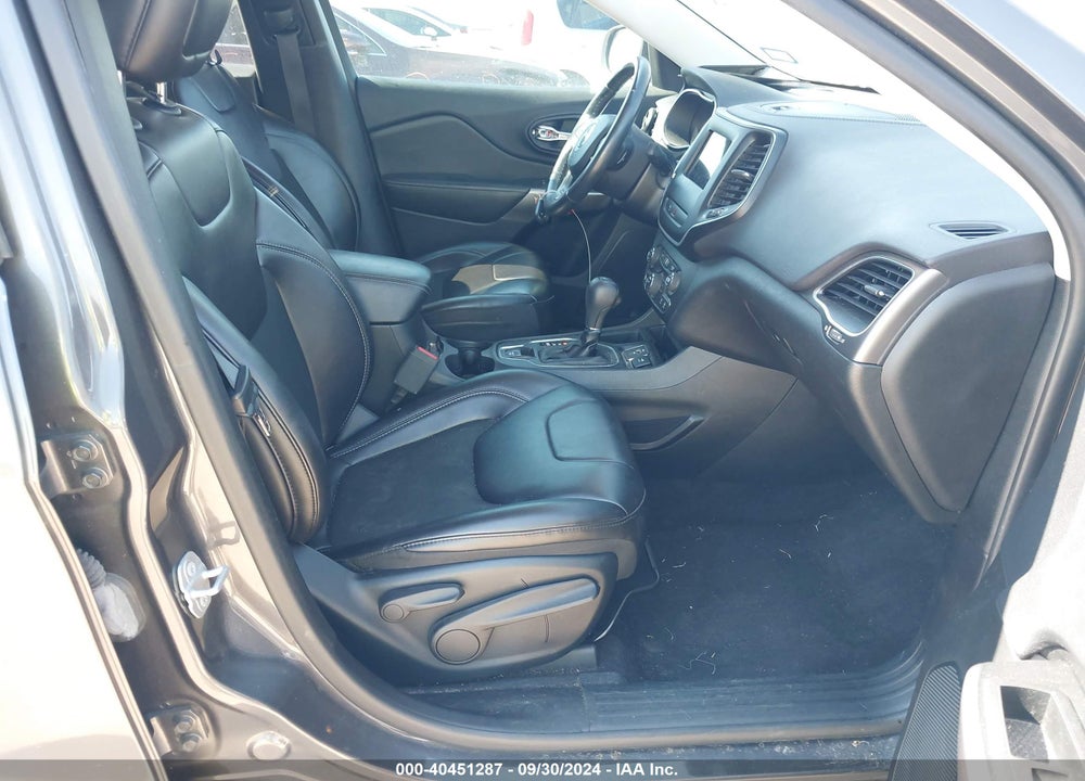 2019 JEEP CHEROKEE LATITUDE PLUS FWD VIN: 1C4PJLLB9KD215737