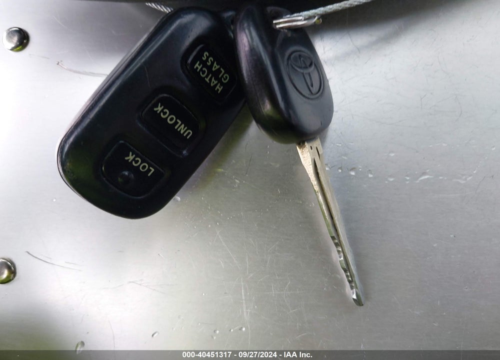2007 TOYOTA MATRIX VIN: 2T1KR32E77C679502