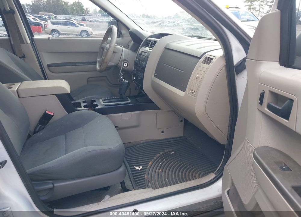 2008 FORD ESCAPE XLS VIN: 1FMCU92Z88KB49236