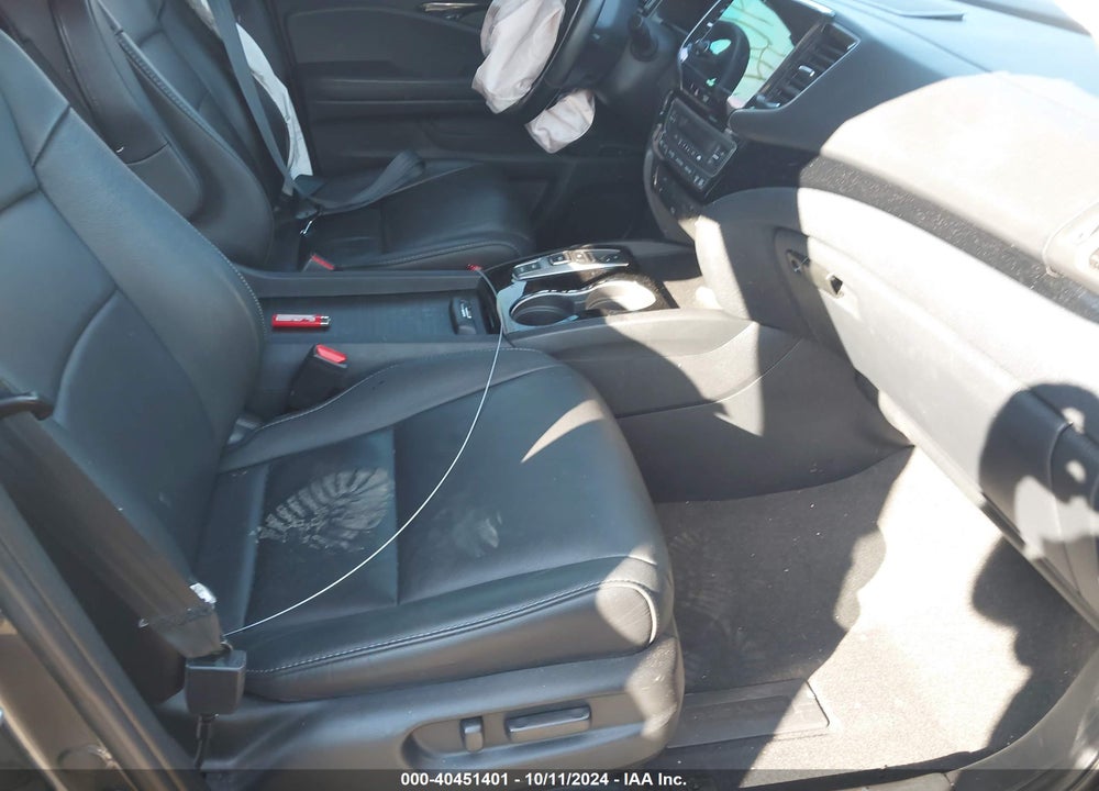 2020 HONDA PILOT AWD TOURING 7 PASSENGER VIN: 5FNYF6H69LB031105