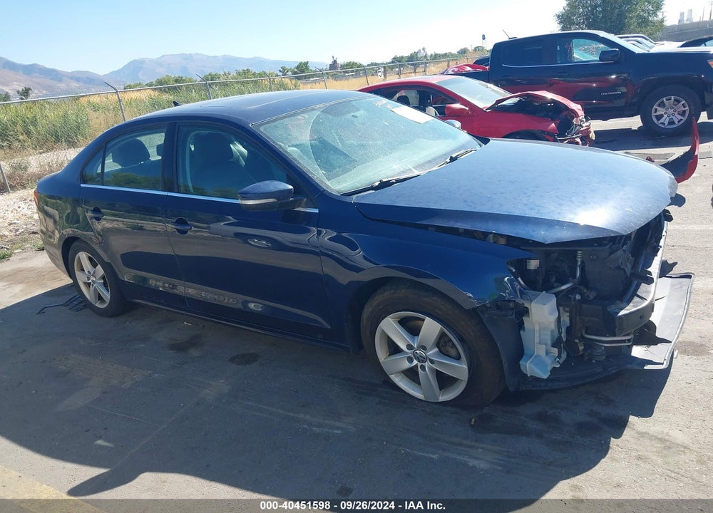2014 VOLKSWAGEN JETTA 2.0L TDI VIN: 3VWLL7AJ3EM388640