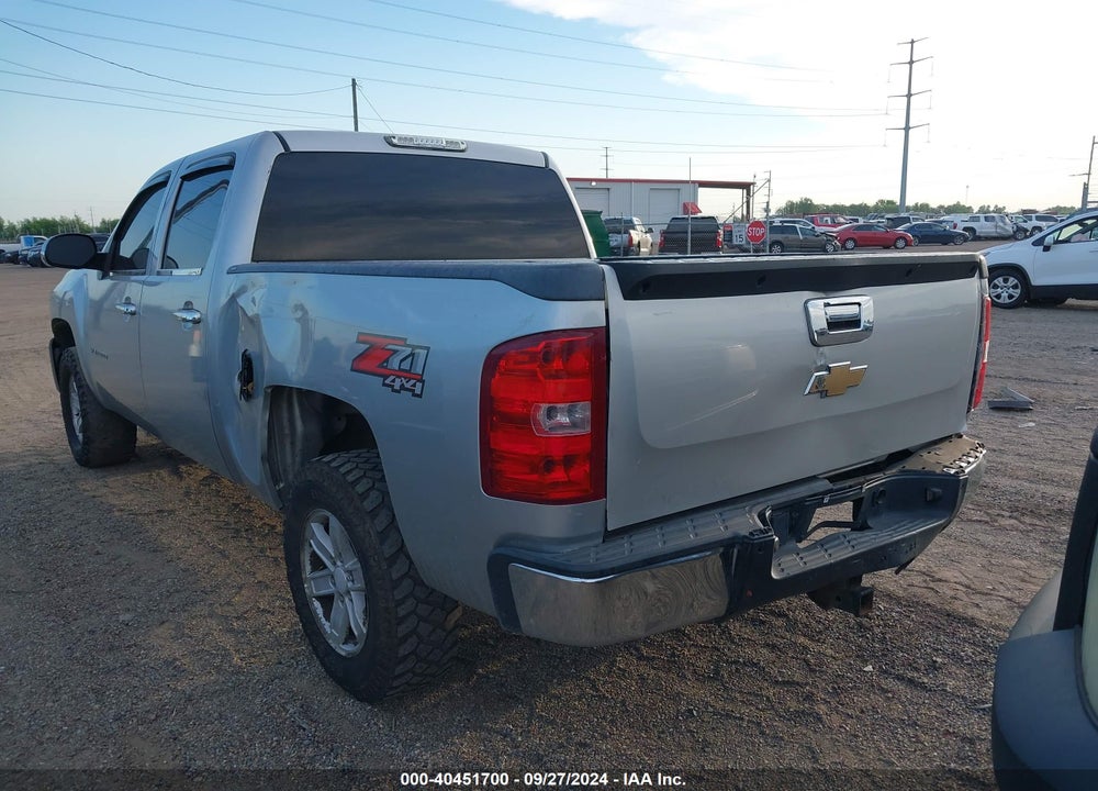2011 CHEVROLET SILVERADO 1500 LT VIN: 3GCPKSE32BG158863