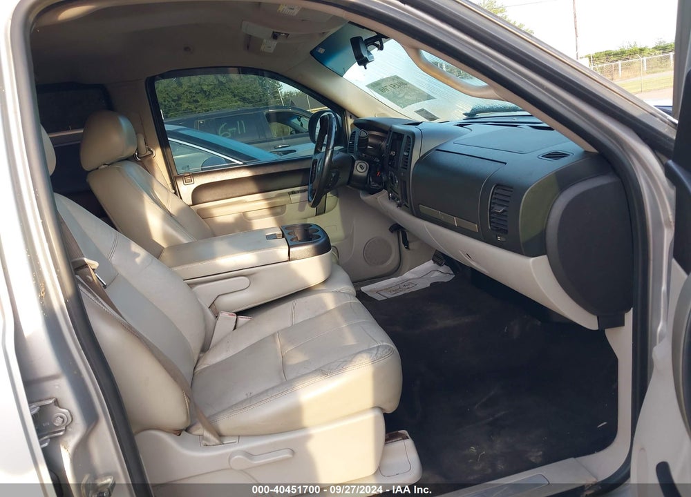 2011 CHEVROLET SILVERADO 1500 LT VIN: 3GCPKSE32BG158863