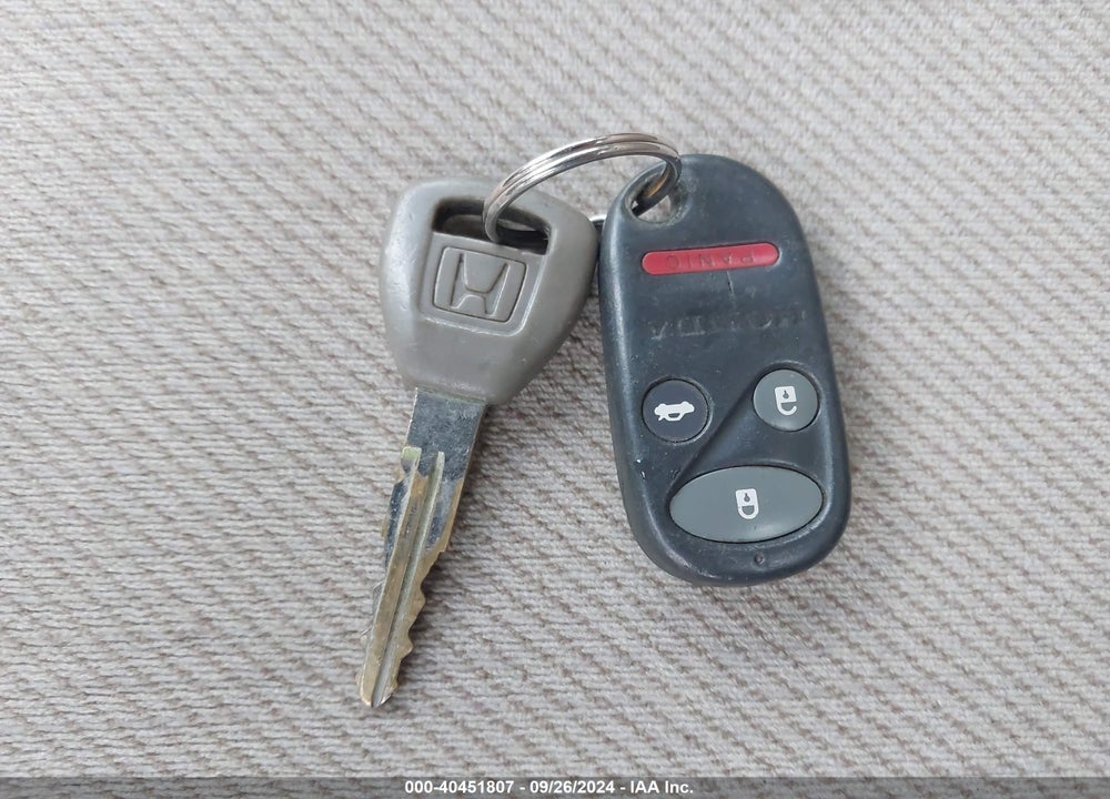 2000 HONDA ACCORD 2.3 SE VIN: JHMCG6690YC032117