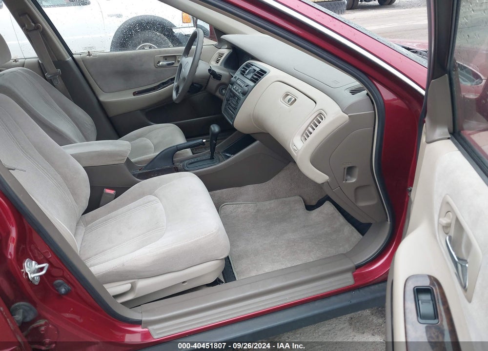 2000 HONDA ACCORD 2.3 SE VIN: JHMCG6690YC032117