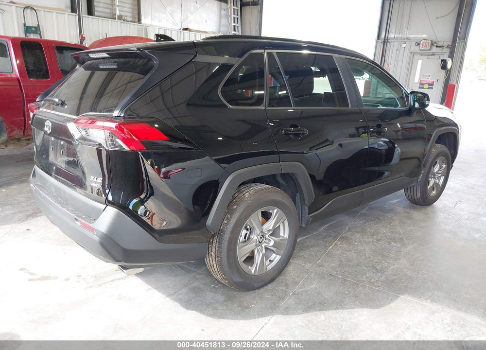 2024 TOYOTA RAV4 XLE VIN: 2T3P1RFV6RW472411