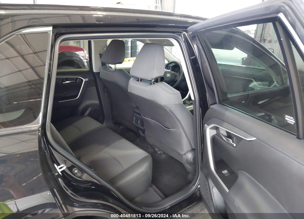 2024 TOYOTA RAV4 XLE VIN: 2T3P1RFV6RW472411