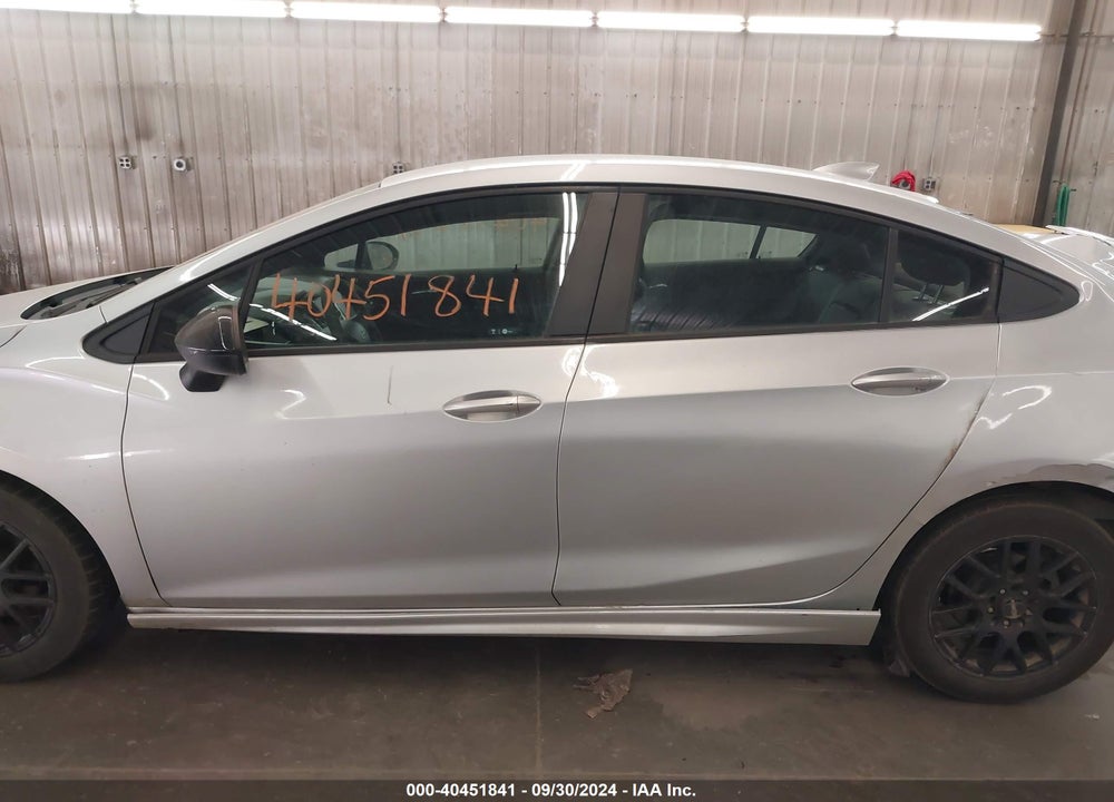 2018 CHEVROLET CRUZE VIN: 1G1BE5SM5J7107599