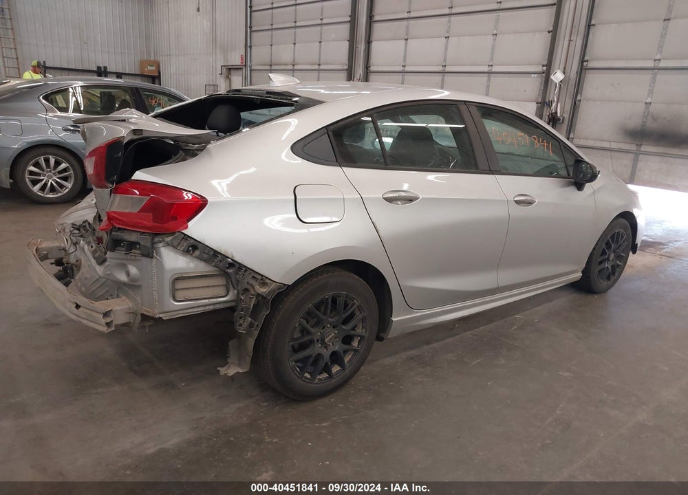 2018 CHEVROLET CRUZE VIN: 1G1BE5SM5J7107599