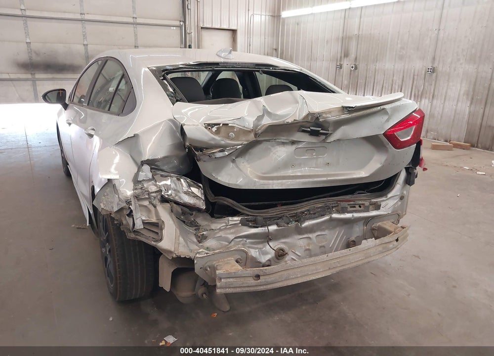 2018 CHEVROLET CRUZE VIN: 1G1BE5SM5J7107599