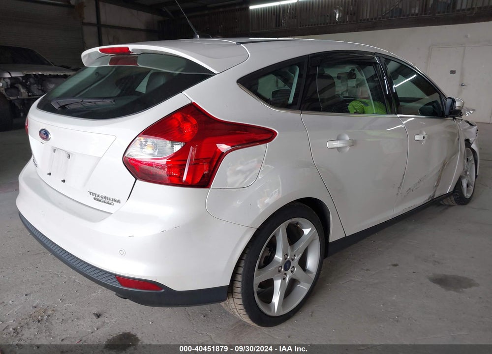 2013 FORD FOCUS TITANIUM VIN: 1FADP3N20DL290047