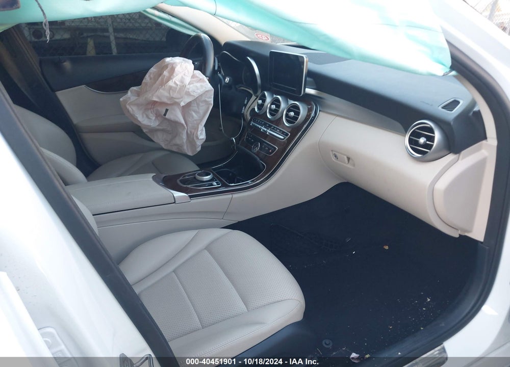2017 MERCEDES-BENZ C 300 VIN: WDDWF4KB7HR231280