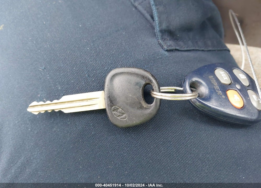 2001 HYUNDAI ELANTRA GLS VIN: KMHDN45D81U088842