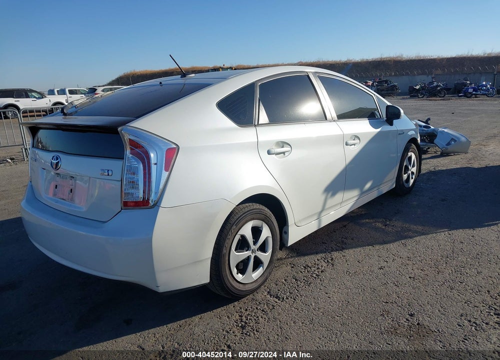 2015 TOYOTA PRIUS THREE VIN: JTDKN3DU2F0402992