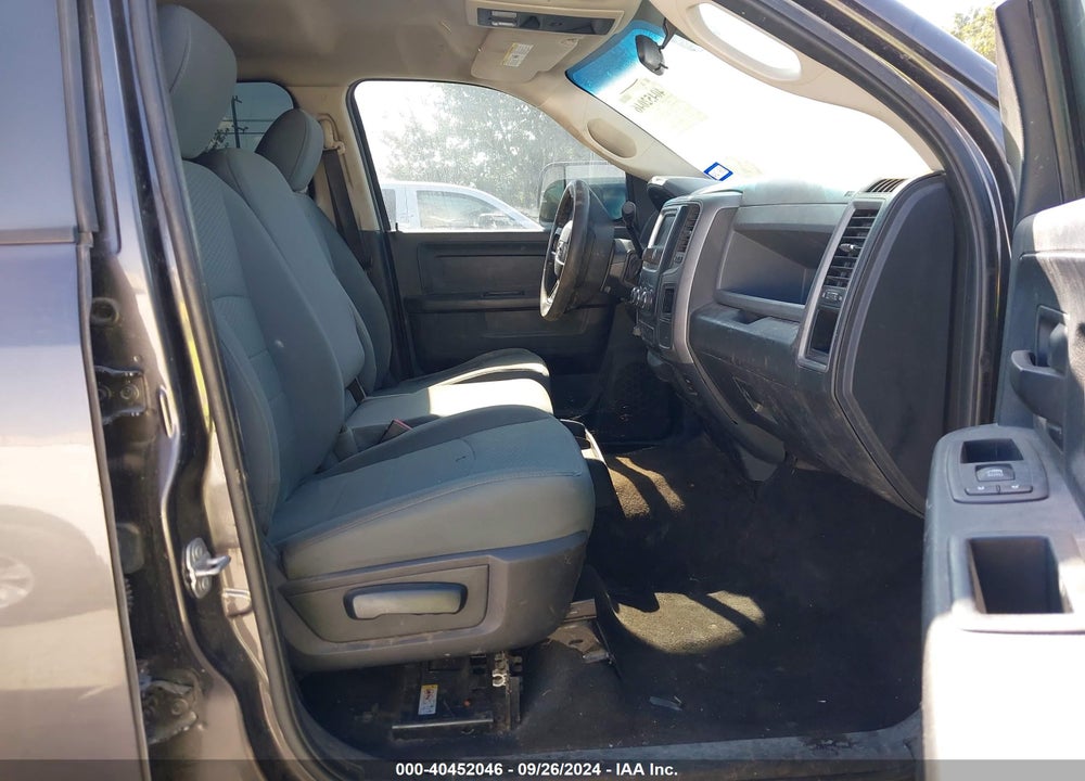 2017 RAM 2500 TRADESMAN 4X4 8' BOX VIN: 3C6UR5HL4HG606760