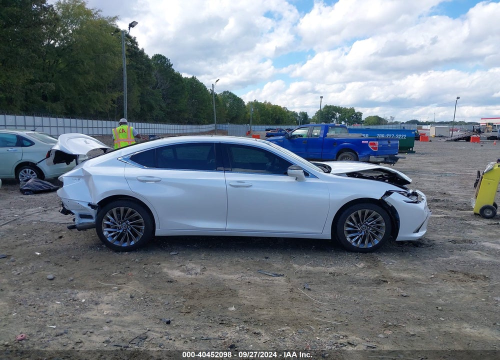 2024 LEXUS ES 350 ULTRA LUXURY VIN: 58AFZ1B11RU177436