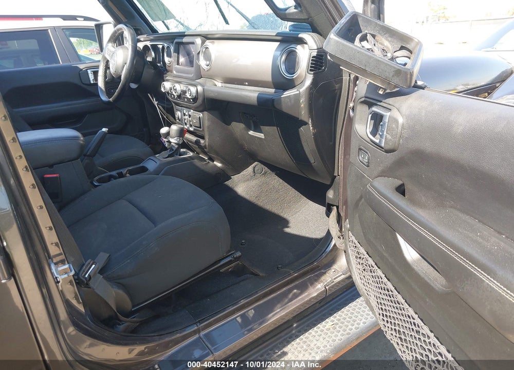2020 JEEP WRANGLER UNLIMITED SAHARA 4X4 VIN: 1C4HJXEN4LW213130