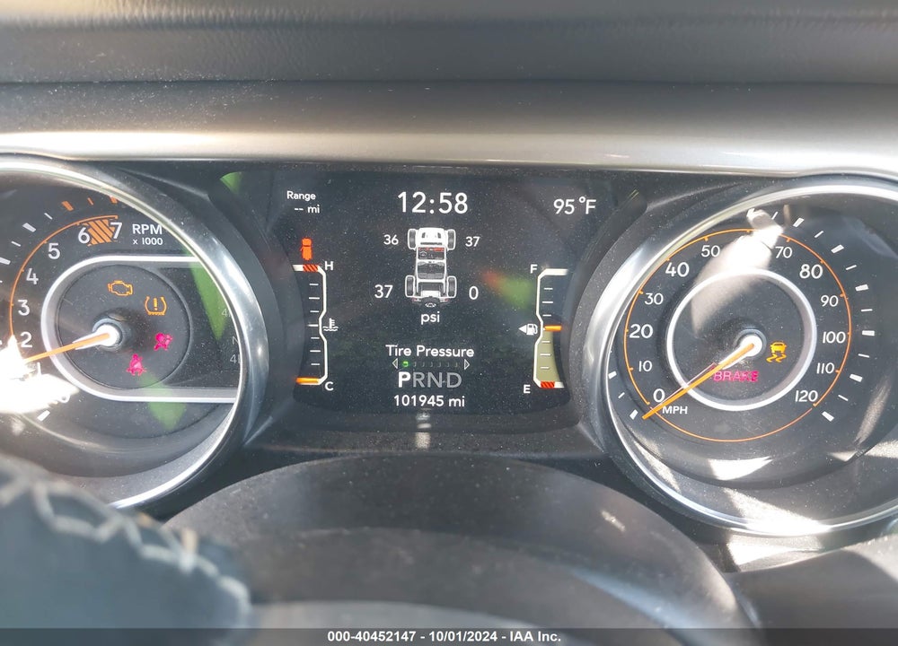 2020 JEEP WRANGLER UNLIMITED SAHARA 4X4 VIN: 1C4HJXEN4LW213130