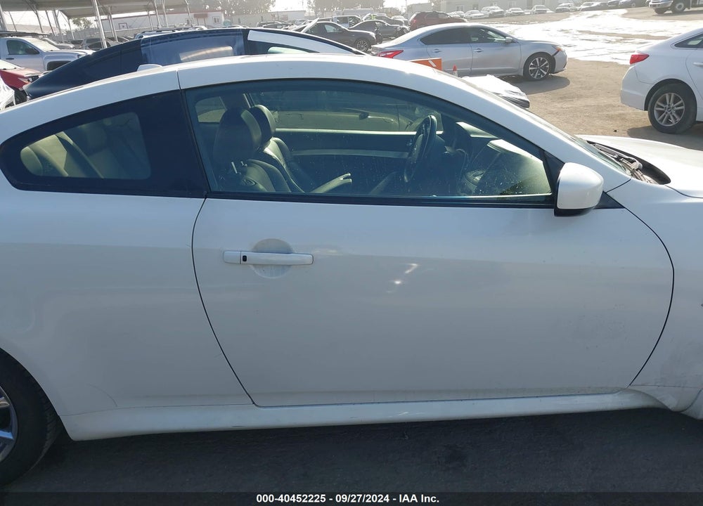 2014 INFINITI Q60 JOURNEY VIN: JN1CV6EK3EM111219
