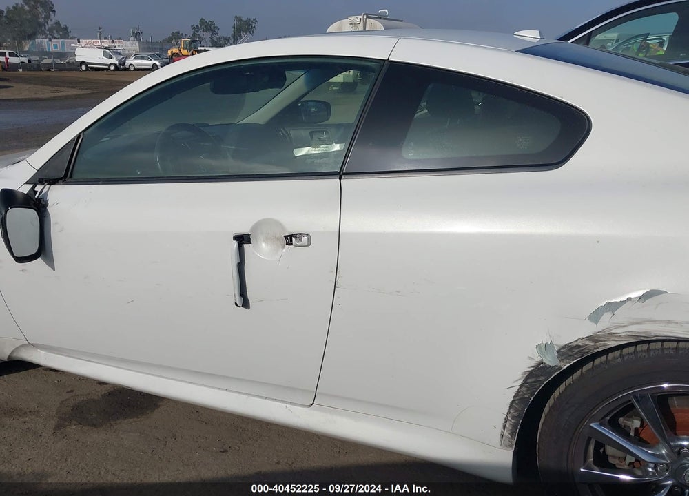 2014 INFINITI Q60 JOURNEY VIN: JN1CV6EK3EM111219