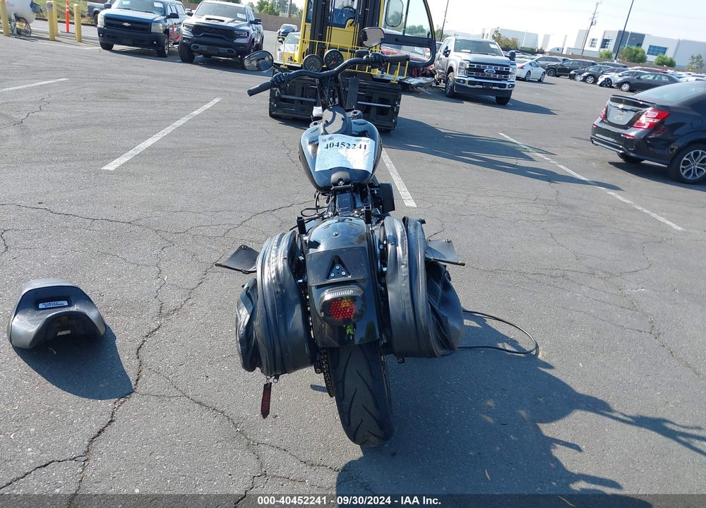 2016 HARLEY-DAVIDSON FXDLS VIN: 1HD1GS826GC323400