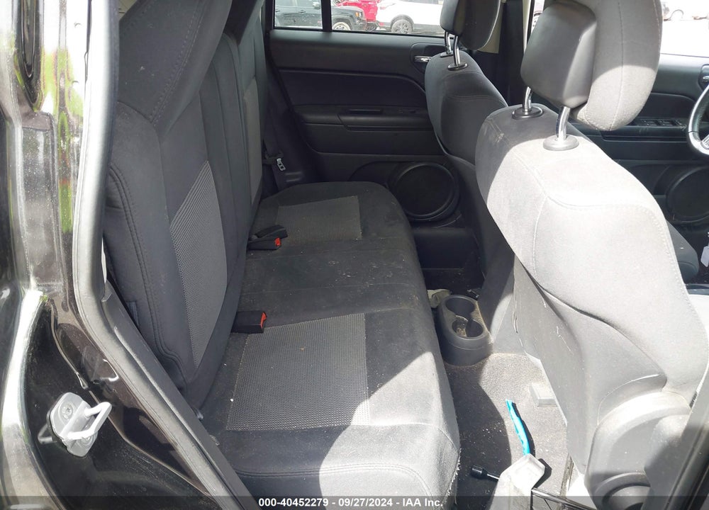 2011 JEEP COMPASS VIN: 1J4NT1FB5BD137565