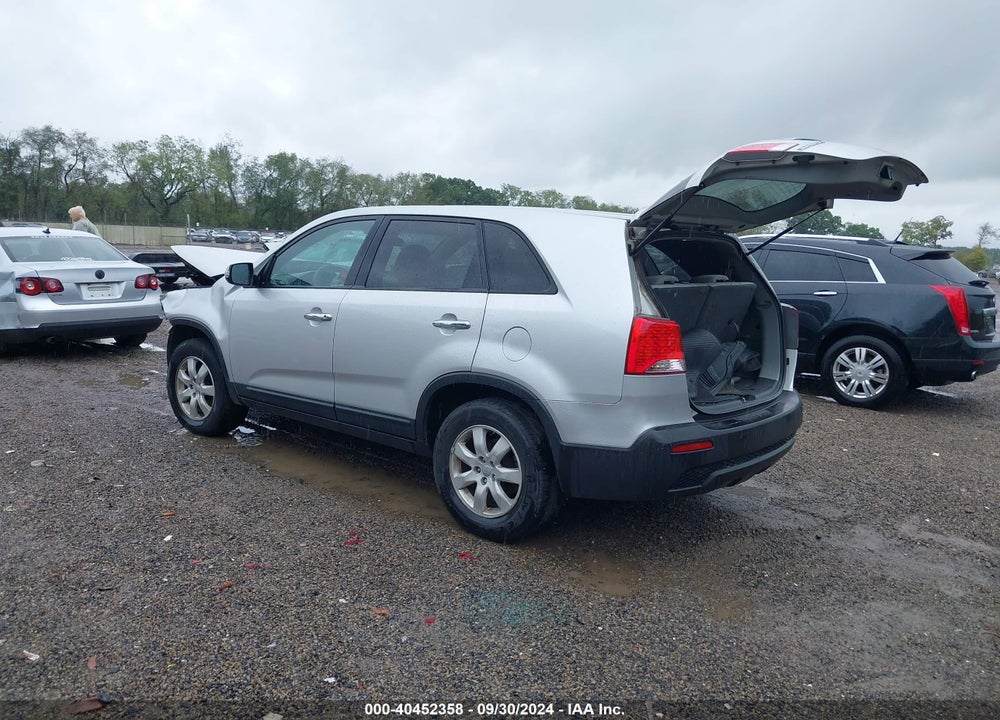 2013 KIA SORENTO LX VIN: 5XYKT4A12DG311024