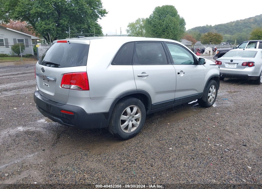 2013 KIA SORENTO LX VIN: 5XYKT4A12DG311024