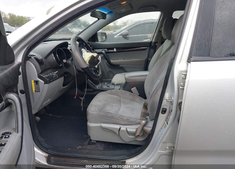 2013 KIA SORENTO LX VIN: 5XYKT4A12DG311024